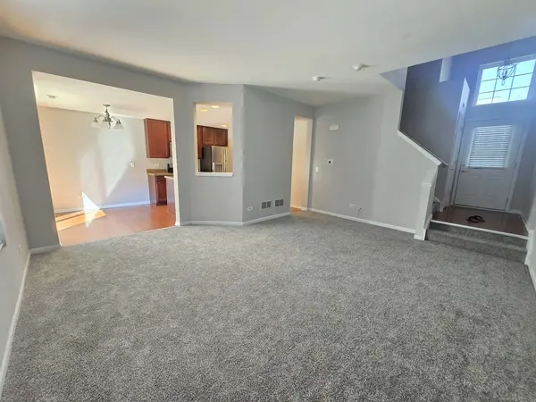 337 Devoe DR #337, Oswego, IL 60543