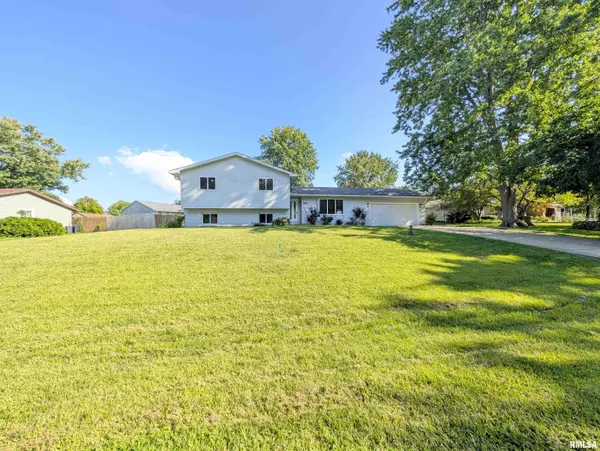 818 GRANDVIEW WAY, Germantown Hills, IL 61548