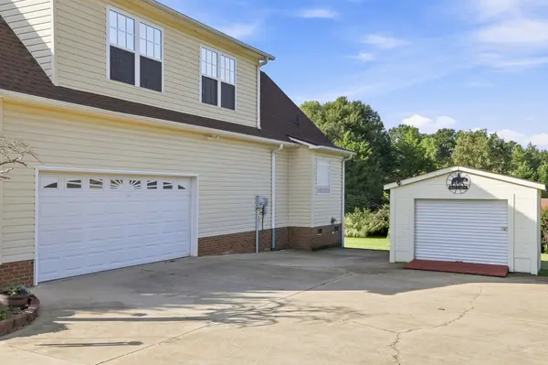 209 Roundstone DR, Inman, SC 29349