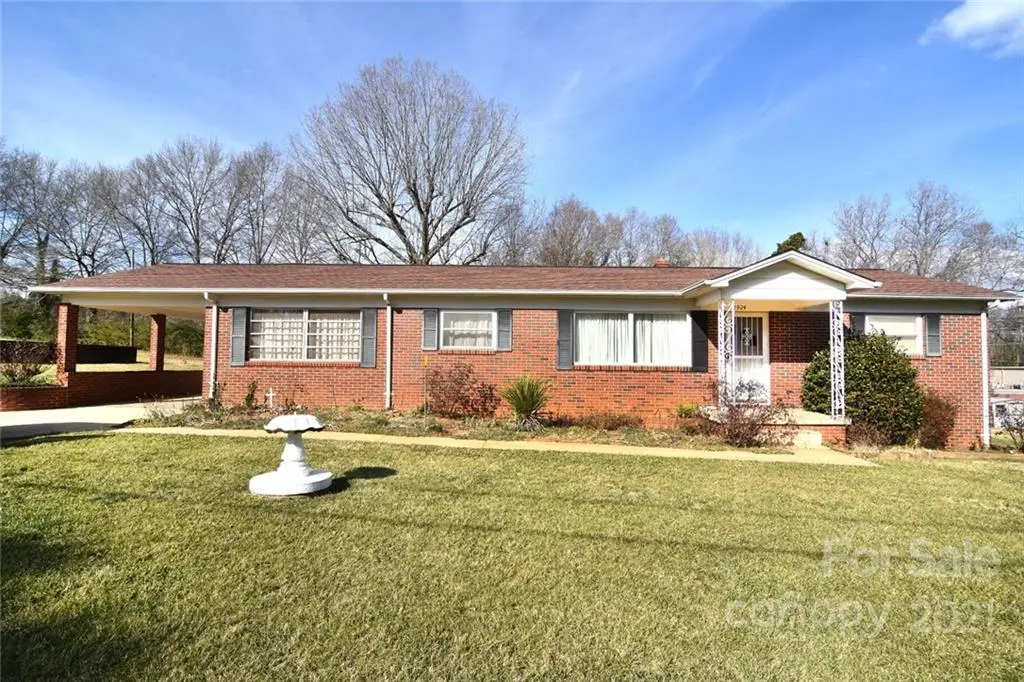 2924 10th AVE SW, Hickory, NC 28602