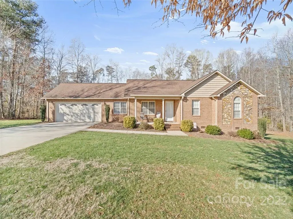 117 Arrowood LN, Harmony, NC 28634