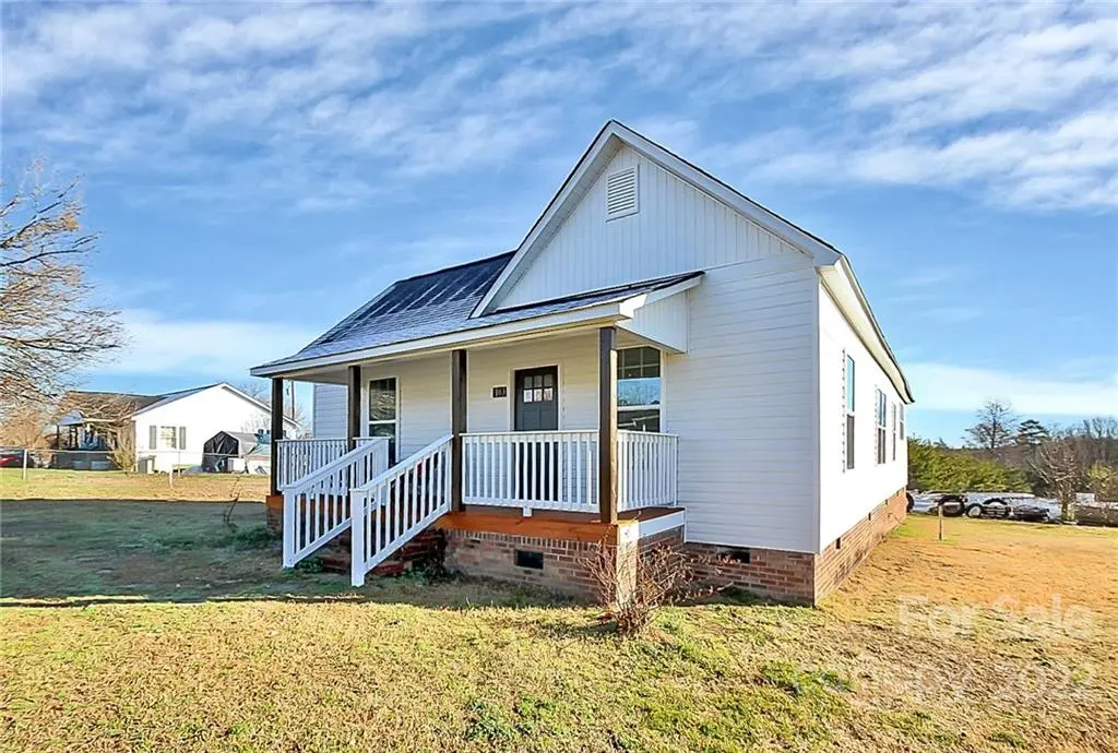 103 Cloverbrook DR, Clover, SC 29710