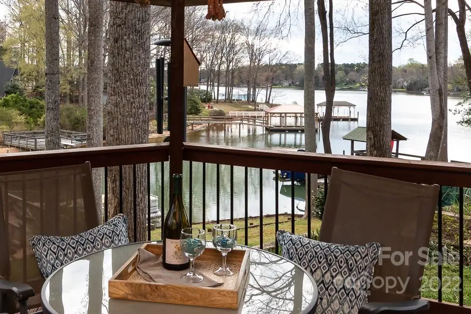8016 Lakeview DR, Denver, NC 28037