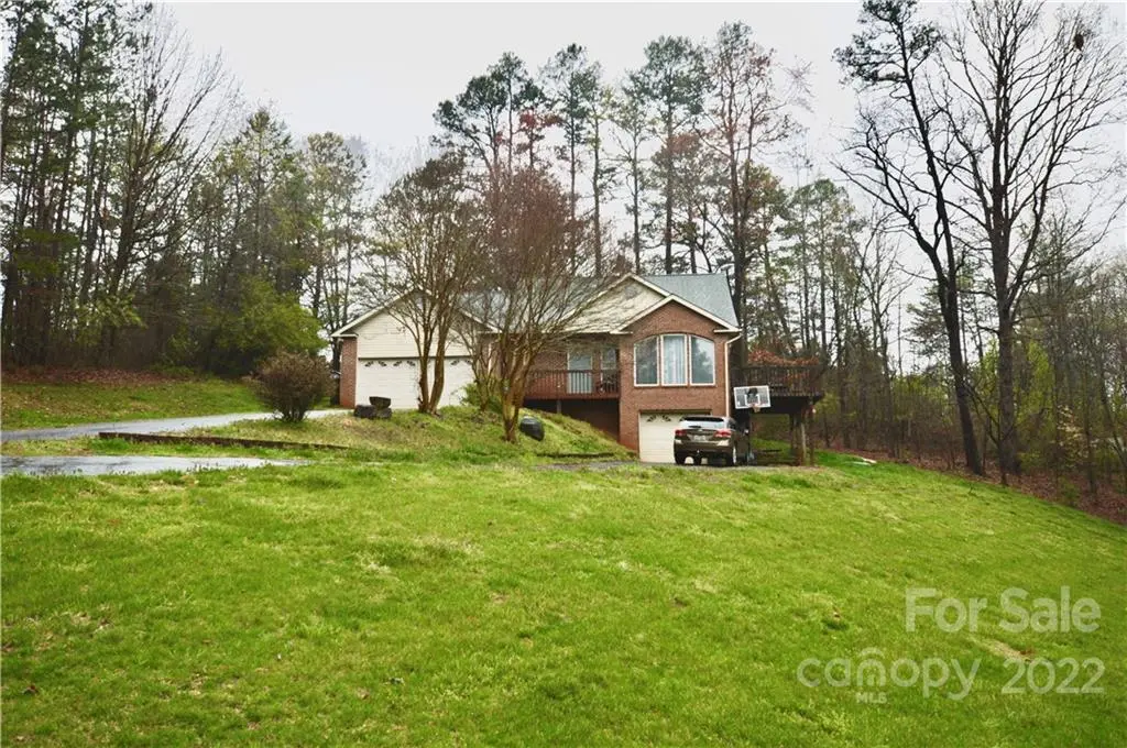86 Sharon Valley DR, Hickory, NC 28601