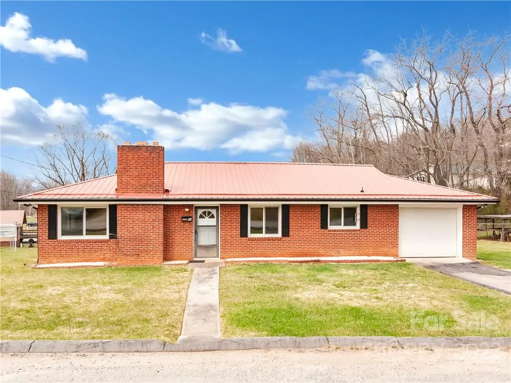 23 Elm ST, Canton, NC 28716