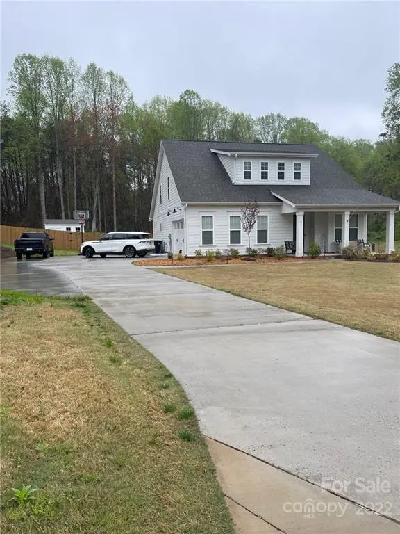 567 Oak Tree RD, Mooresville, NC 28117
