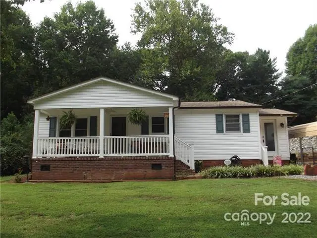 402 E J ST, Newton, NC 28658