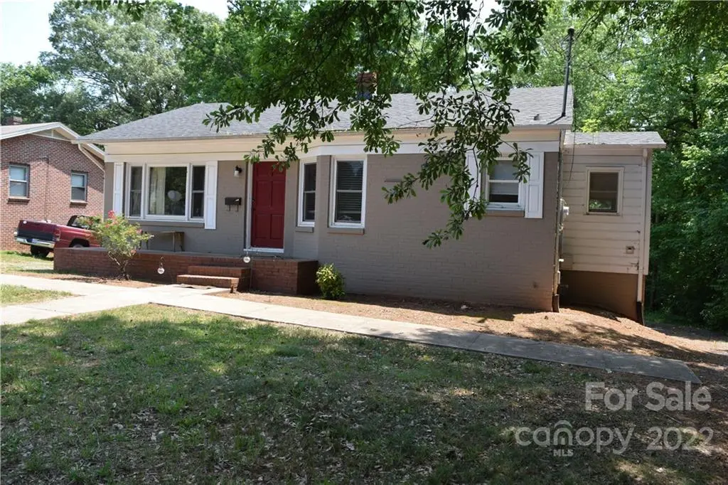 948 4th Street DR NW, Hickory, NC 28601