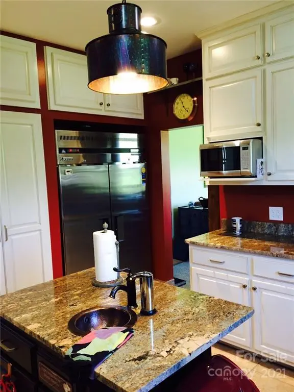 105 Davis ST, Morganton, NC 28655