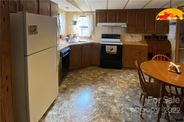 125 Lost Trail DR, Candler, NC 28715