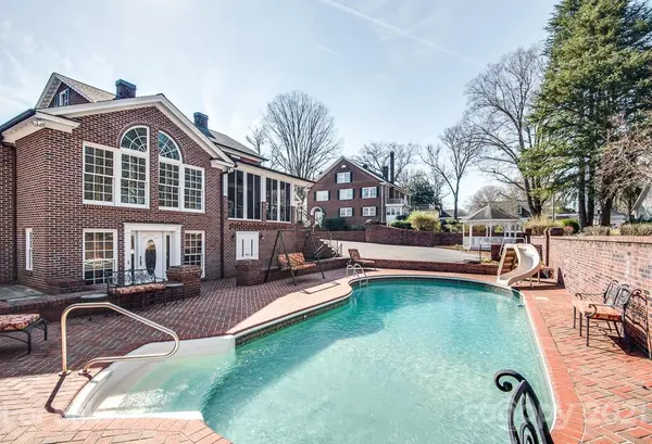 342 S College AVE, Newton, NC 28658