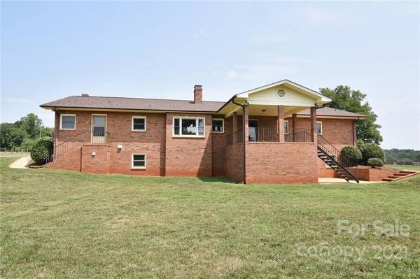 5221 Bolick RD, Claremont, NC 28610