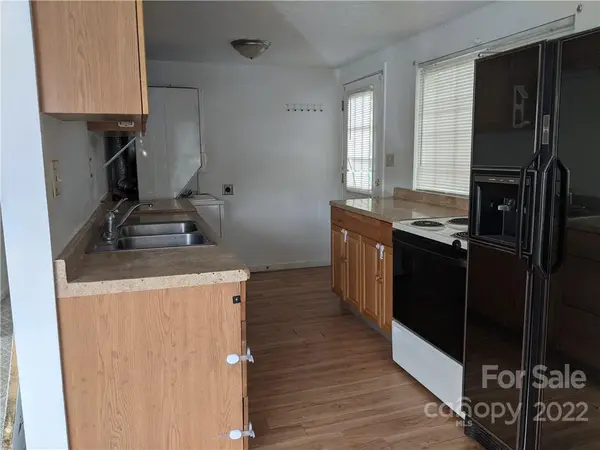 403 Harris ST, Hendersonville, NC 28792