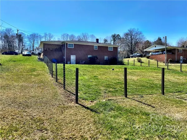 204 Settlemyre RD, Drexel, NC 28619