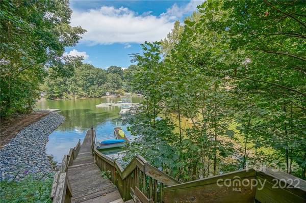 124 Sunset View LN, Statesville, NC 28677