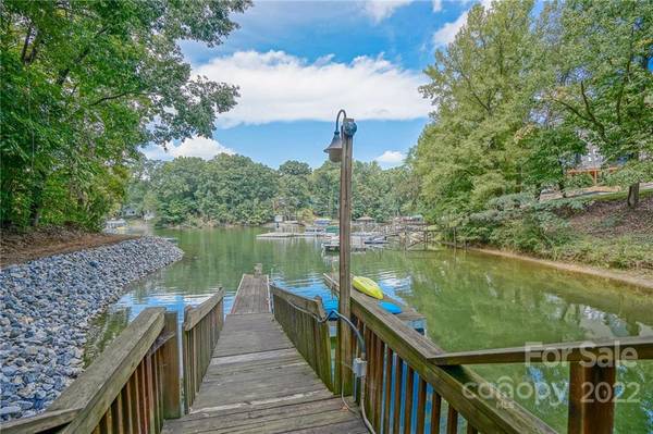 124 Sunset View LN, Statesville, NC 28677