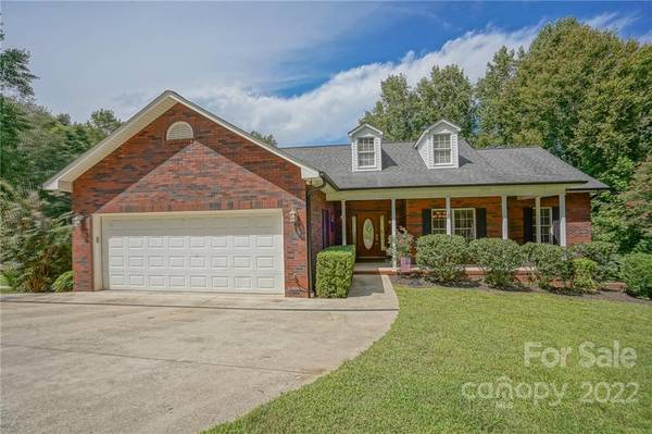 124 Sunset View LN, Statesville, NC 28677