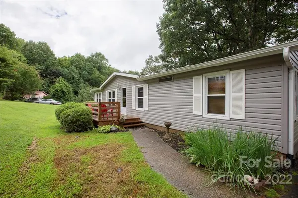 32 Lake Eden CIR, Black Mountain, NC 28711
