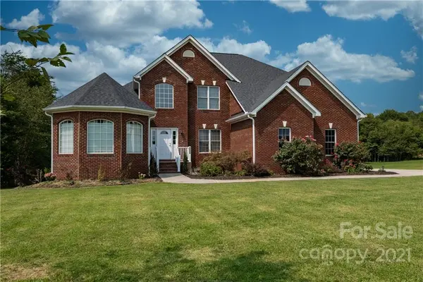 1048 Harper Lee DR, Newton, NC 28658