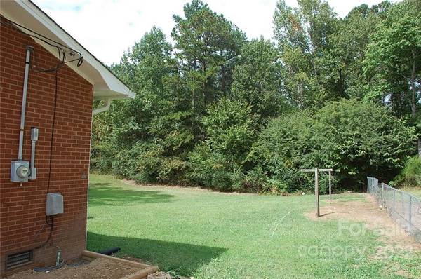 43638 Colonial Heights RD, New London, NC 28127