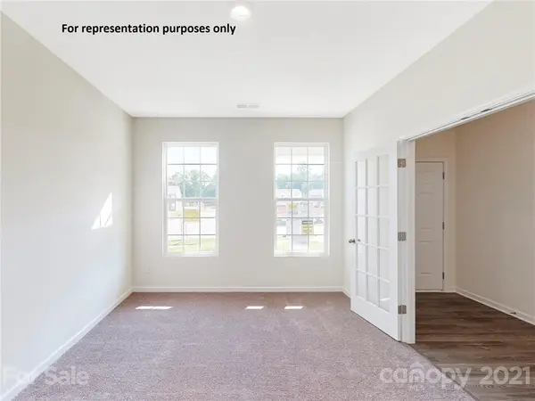 7012 Wheyfield DR, Charlotte, NC 28215
