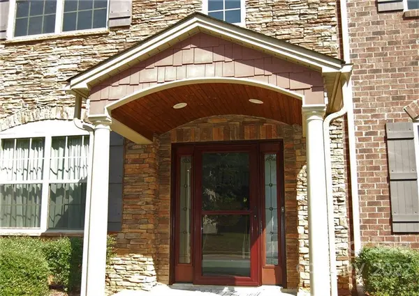 115 Lakeshore Hills DR, Mooresville, NC 28117