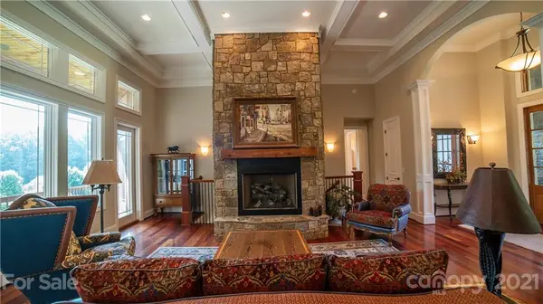 46 N Ridge LN, Newland, NC 28657