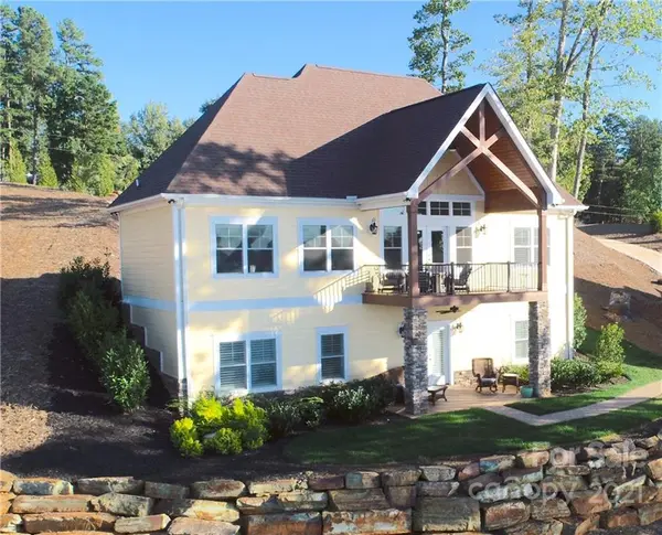 249 Landing TRL, Mount Gilead, NC 27306