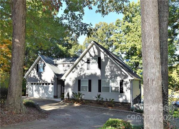 192 Greenbay RD, Mooresville, NC 28117