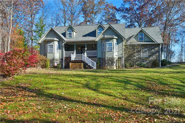50 Vintage RD, Candler, NC 28715