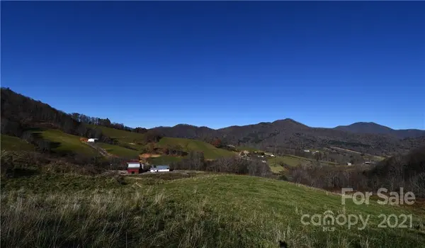 9999 Inheritance Mountain RD, Waynesville, NC 28785