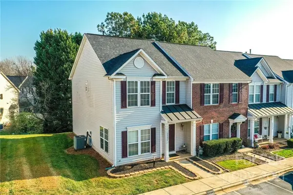 2005 Cramerton Village DR #F, Cramerton, NC 28032