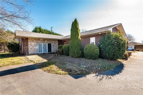7425 George Hildebran RD, Hickory, NC 28602