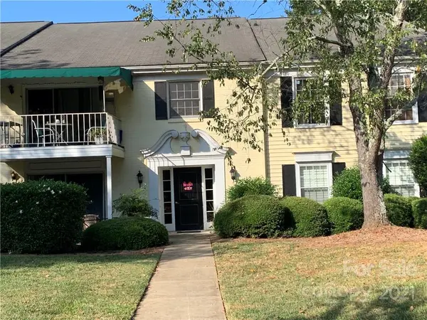 8340 Meadow Lakes DR #8340, Charlotte, NC 28210