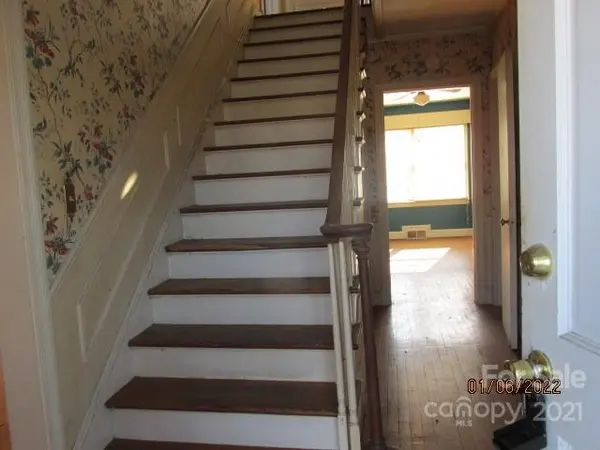 209 W Spring ST, Troy, NC 27371