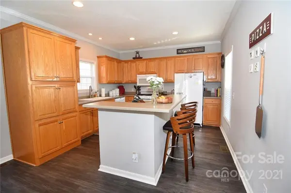 4479 Rock Barn RD, Claremont, NC 28610