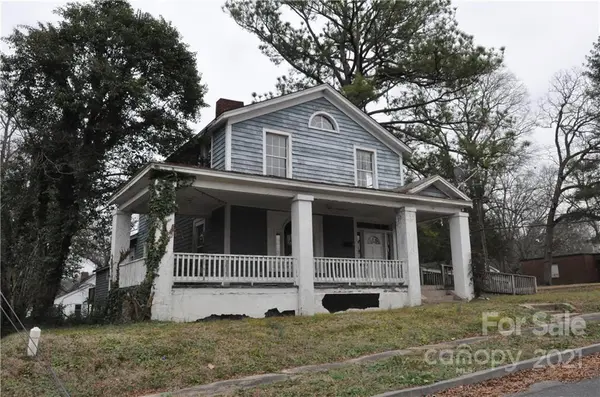 132 College ST, Chester, SC 29706