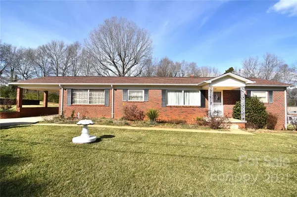 2924 10th AVE SW, Hickory, NC 28602