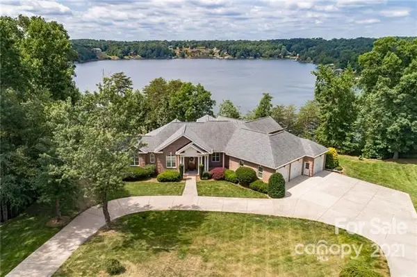 198 Blue Heron LN, Taylorsville, NC 28681