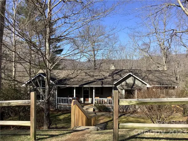 46 Foxridge DR, Fletcher, NC 28732