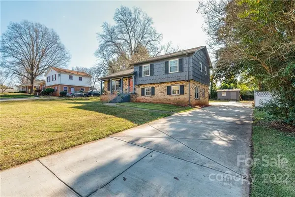 1128 Rocky Ridge DR, Charlotte, NC 28217