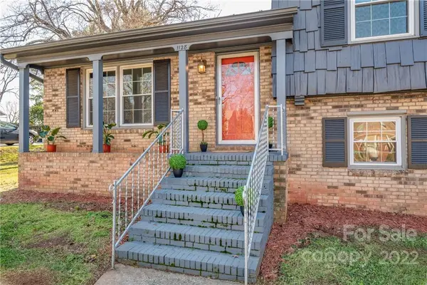 1128 Rocky Ridge DR, Charlotte, NC 28217