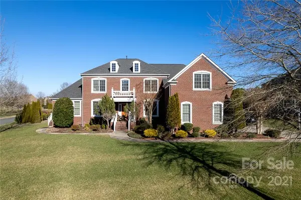 424 Running Horse LN, Waxhaw, NC 28173