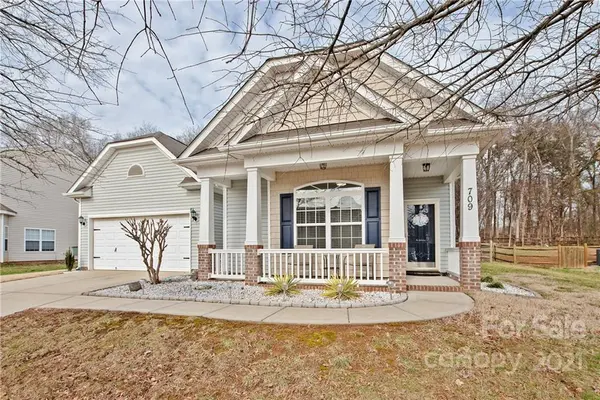 709 Yvonne DR, Concord, NC 28027