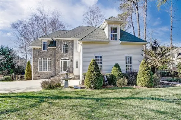 106 Poinsettia LN, Mooresville, NC 28117
