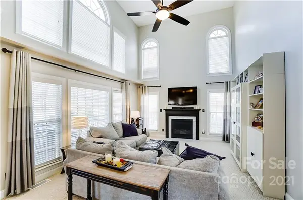 106 Poinsettia LN, Mooresville, NC 28117