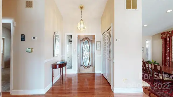 1071 Gauguin LN, Tega Cay, SC 29708
