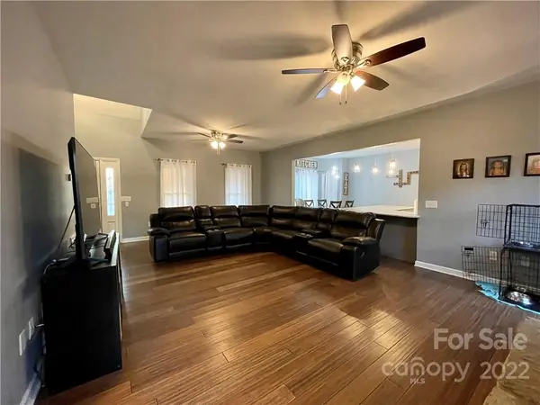6198 Mountain Vine AVE, Kannapolis, NC 28081