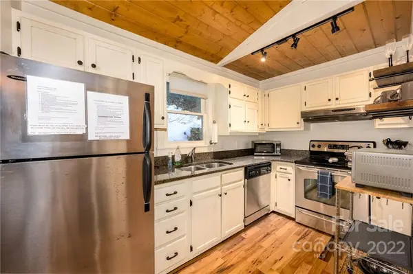 42 Harp DR, Cashiers, NC 28717