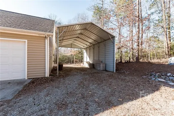 1422 Graycrest DR, Catawba, NC 28609
